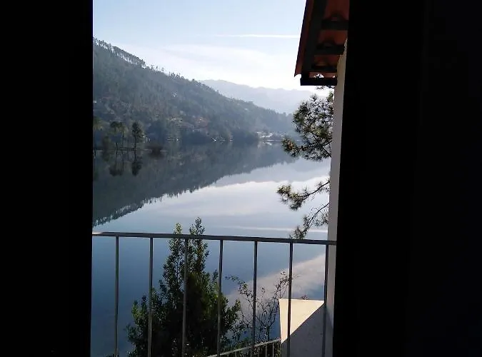 Casa Do Avo Xico - House - 10pax * ג'רס