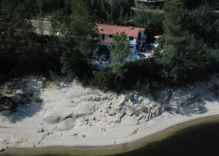 Casa Do Avo Xico - House - 10pax * ג'רס