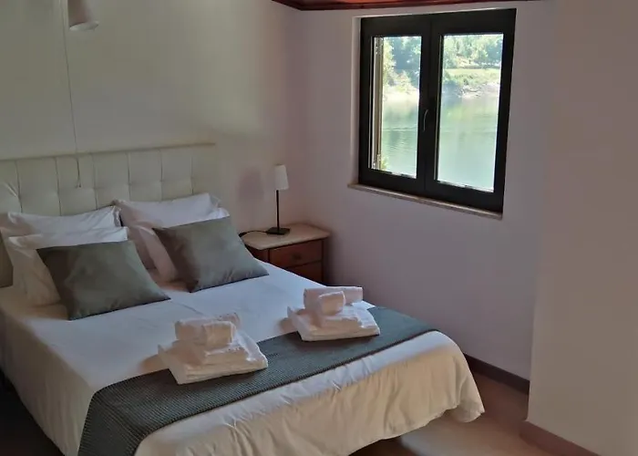 Casa Do Avo Xico - House - 10pax ג'רס