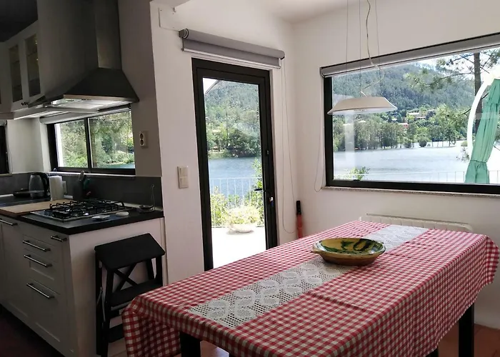 Casa Do Avo Xico - House - 10pax * ג'רס