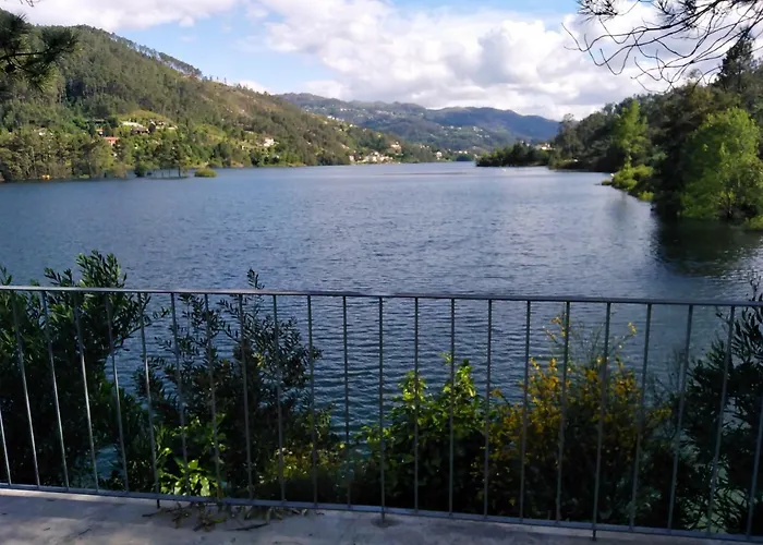 Casa Do Avo Xico - House - 10pax * ג'רס